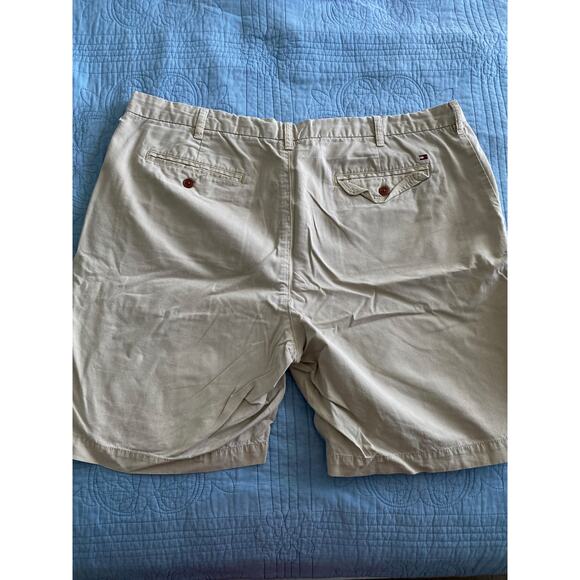 Mens Tommy Hilfiger Size 40 Khaki Shorts - Picture 3 of 3